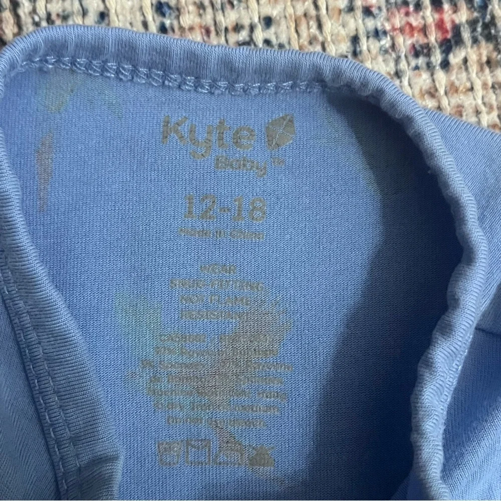 Kyte Baby Blue Sleeveless Parrot Print Zipper Romper